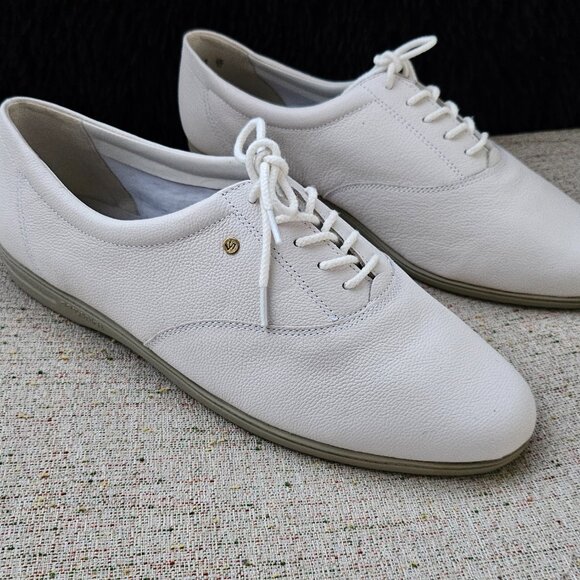 Easy Spirit Anti-Gravity Women IQ Motion10 leather Shoes Size 11 2E/D - Picture 2 of 11